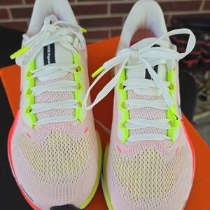Nike Women's Running Shoes - Pegasus 41. Size 7
